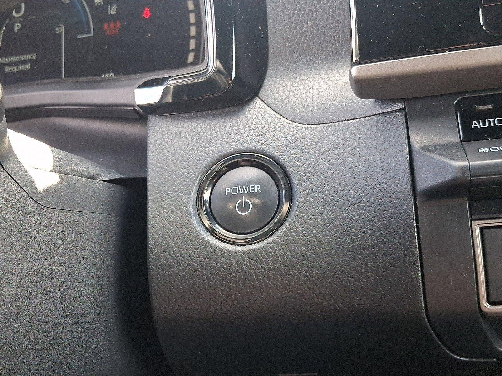 2025 Toyota Camry SE (SE)