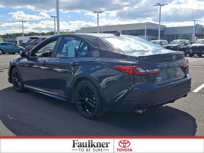 2025 Toyota Camry SE (SE)