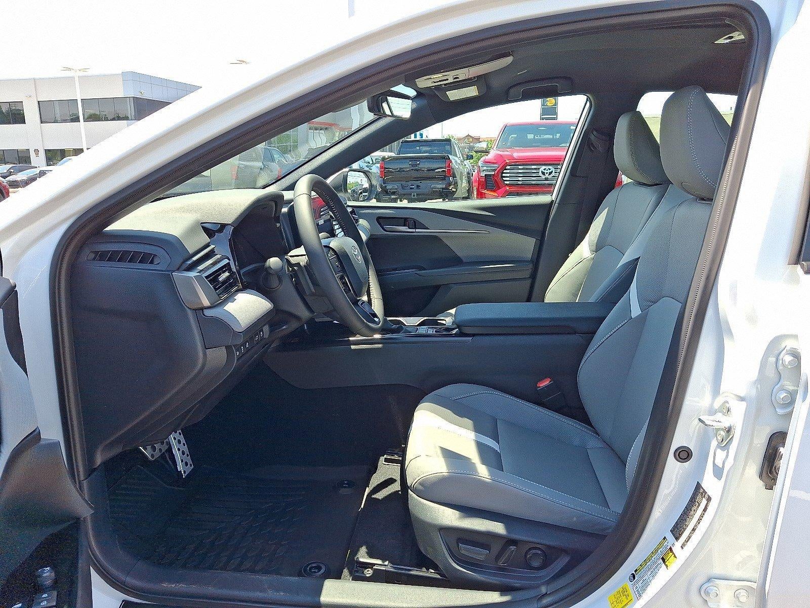 2026 Toyota Camry SE (SE)