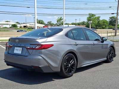 2025 Toyota Camry SE (SE)