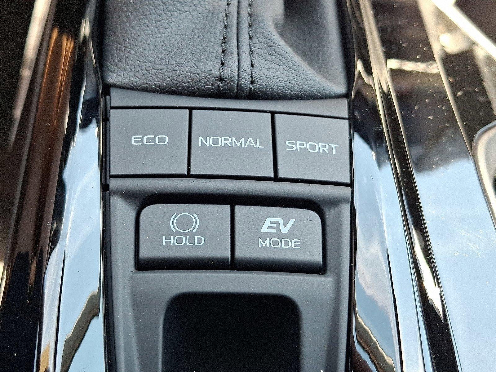 2026 Toyota Camry XLE AWD (Natl)
