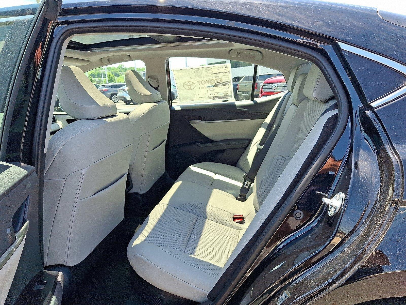 2026 Toyota Camry XLE AWD (Natl)
