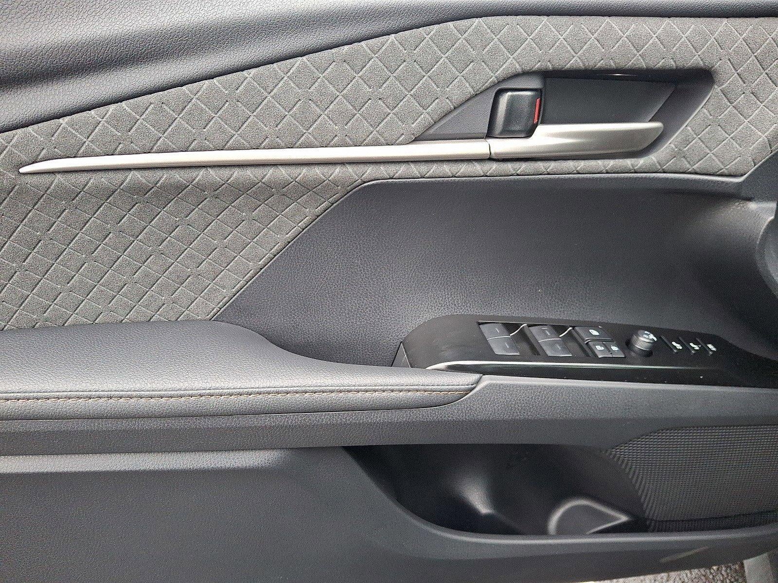 2026 Toyota Camry XLE AWD (Natl)