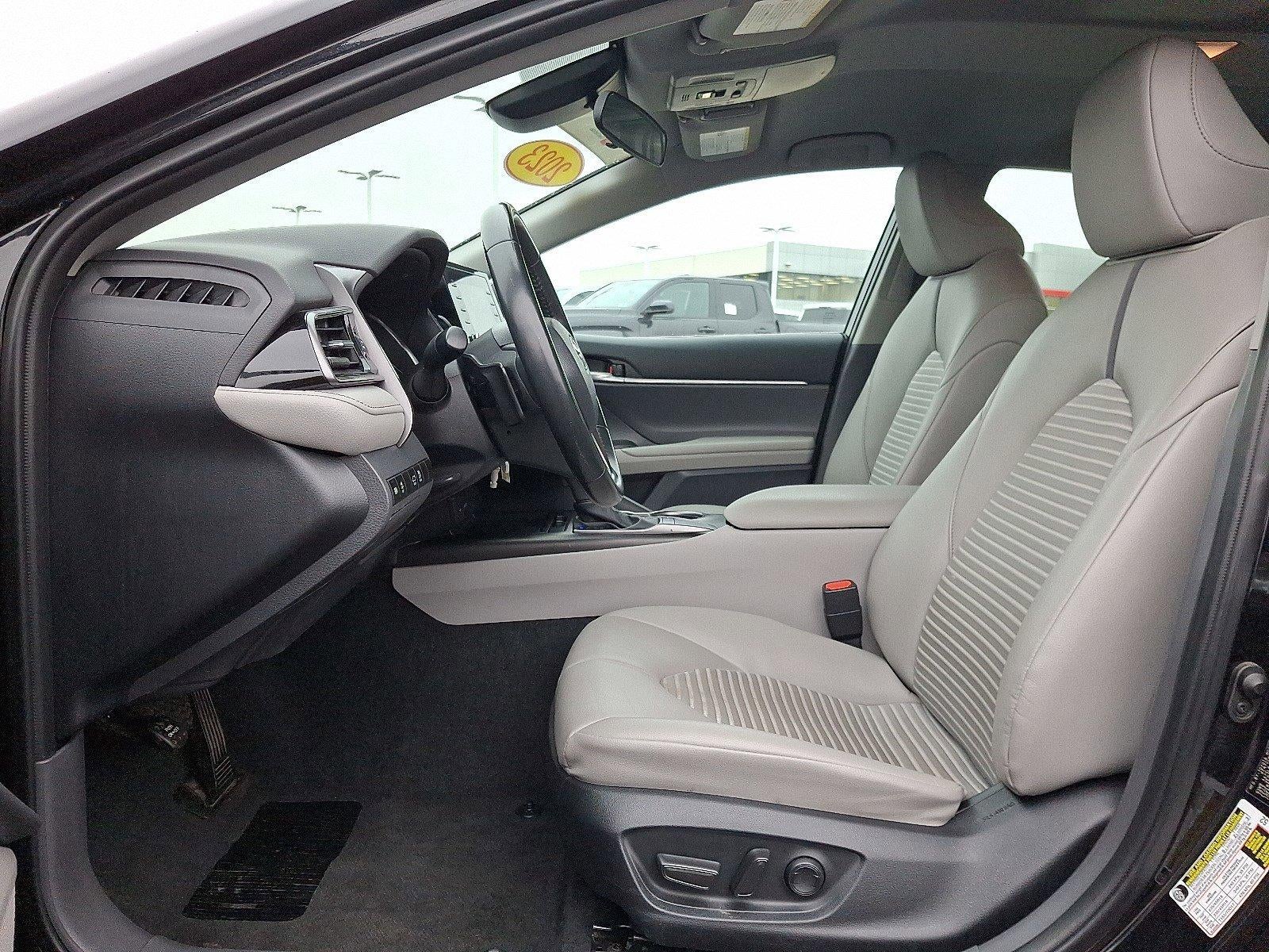 2023 Toyota Camry SE Auto (SE)