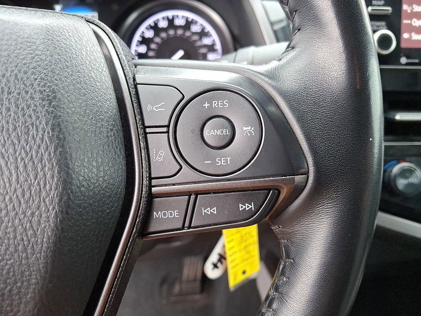 2023 Toyota Camry SE Auto (SE)