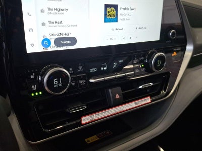 2026 Toyota Highlander Hybrid Platinum AWD (Natl)