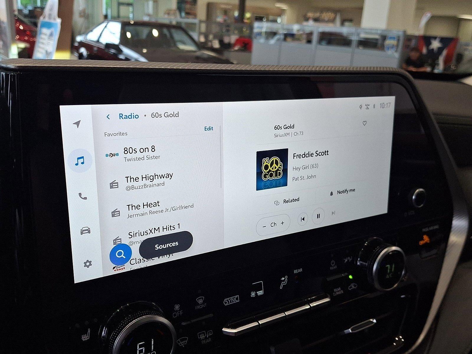 2026 Toyota Highlander Hybrid Platinum AWD (Natl)