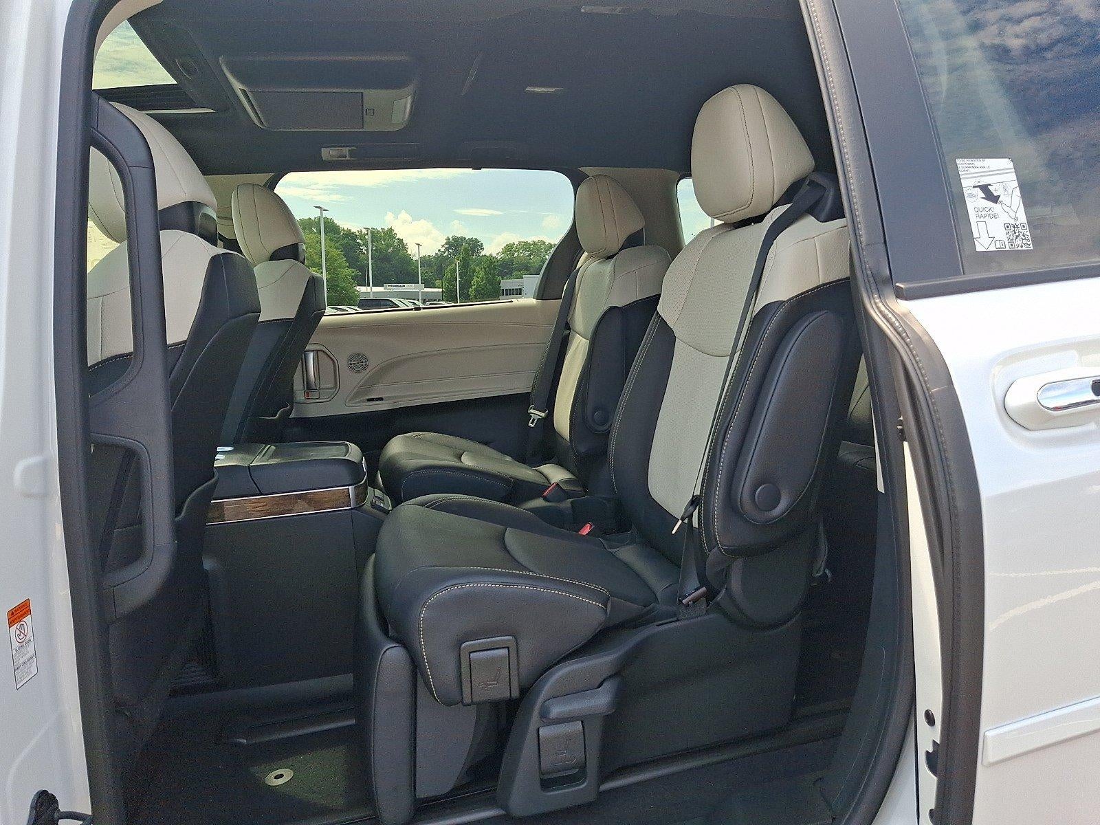 2026 Toyota Sienna Platinum AWD 7-Passenger (GS)