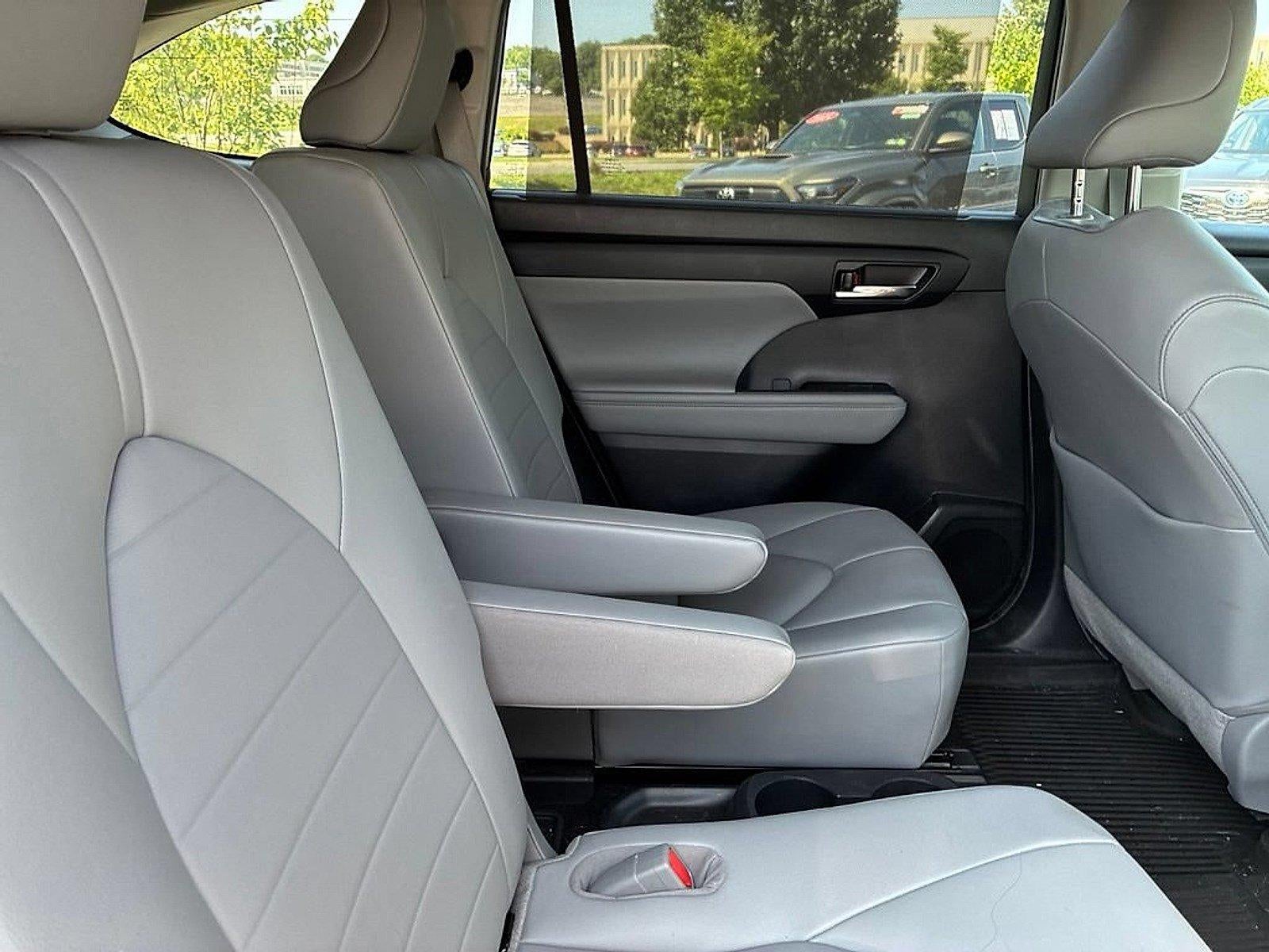 2020 Toyota Highlander XLE AWD (Natl)