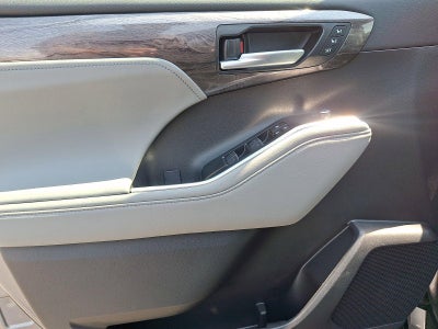 2026 Toyota Highlander Platinum AWD (Natl)