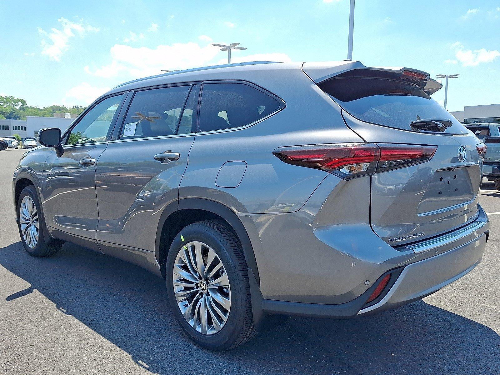2026 Toyota Highlander Platinum AWD (Natl)