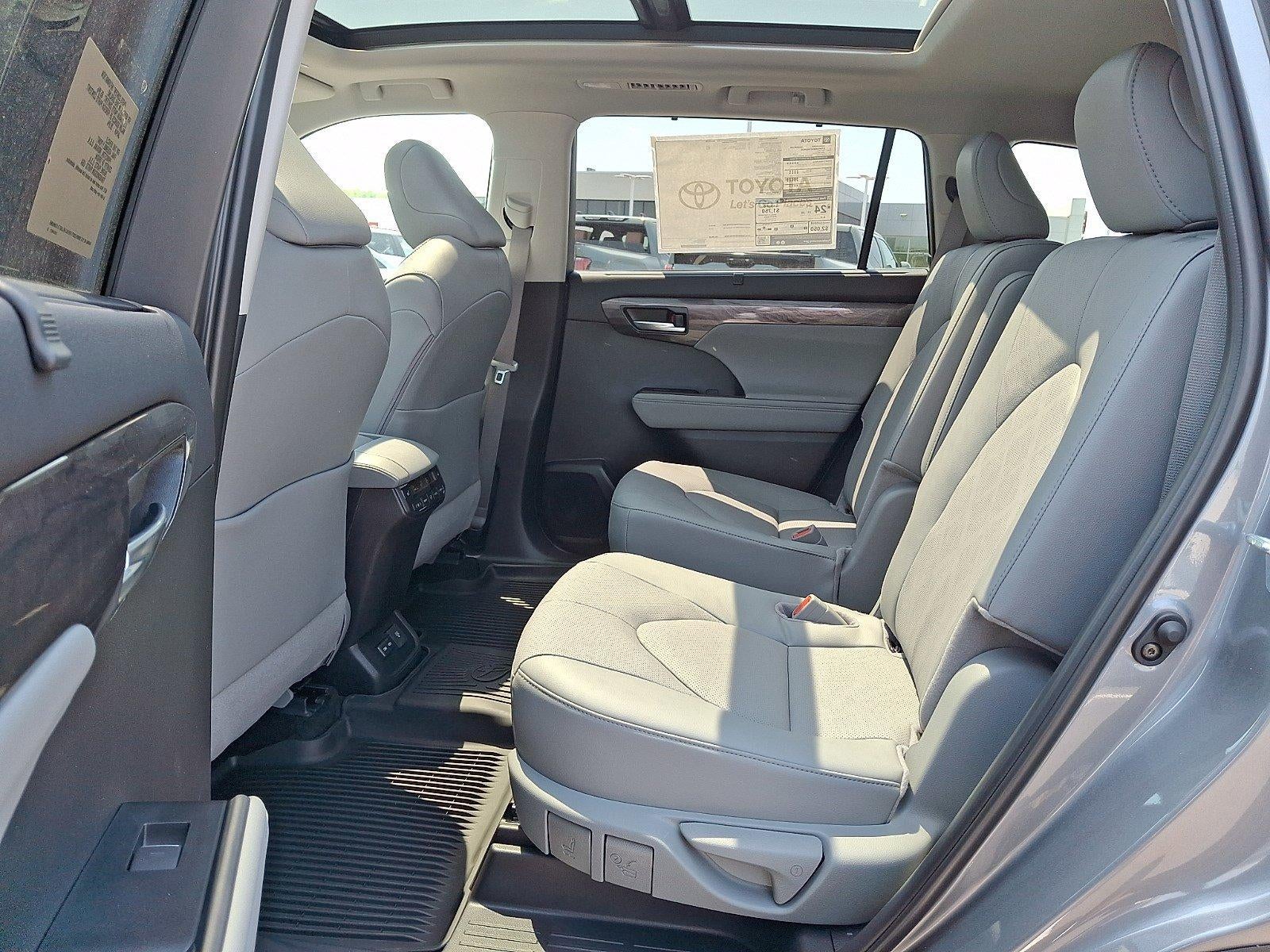 2026 Toyota Highlander Platinum AWD (Natl)