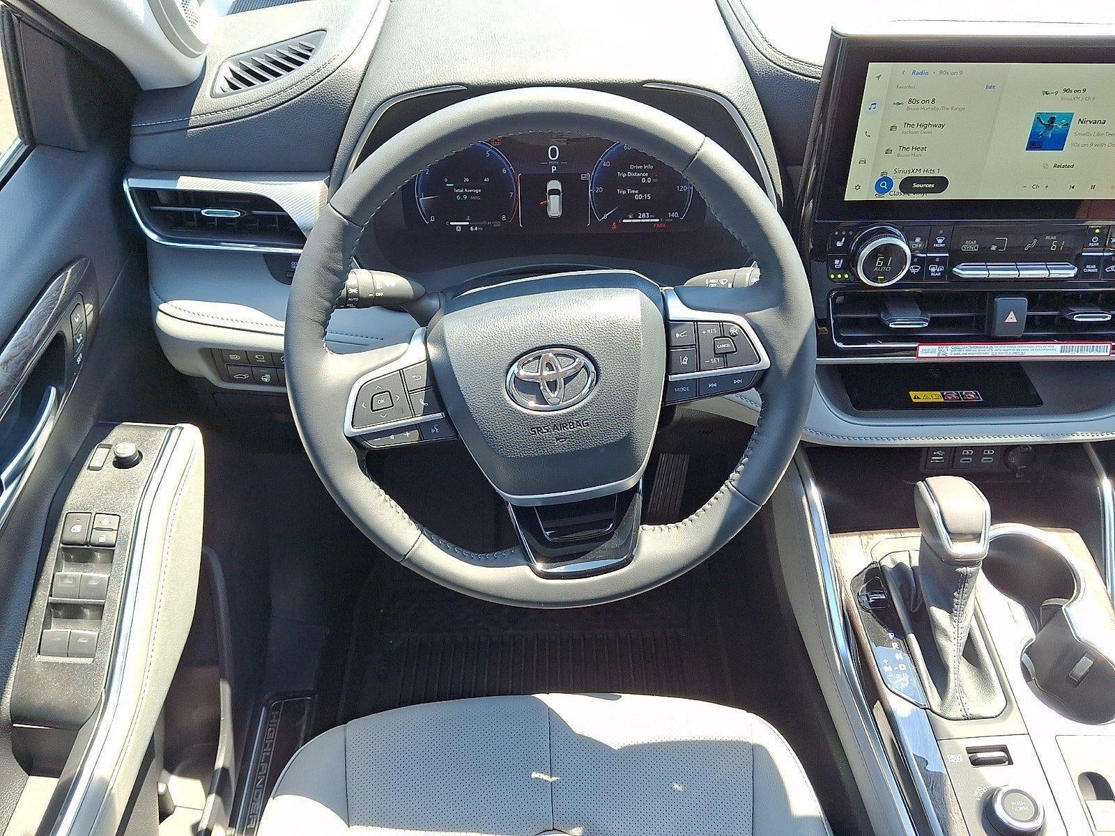 2026 Toyota Highlander Platinum AWD (Natl)