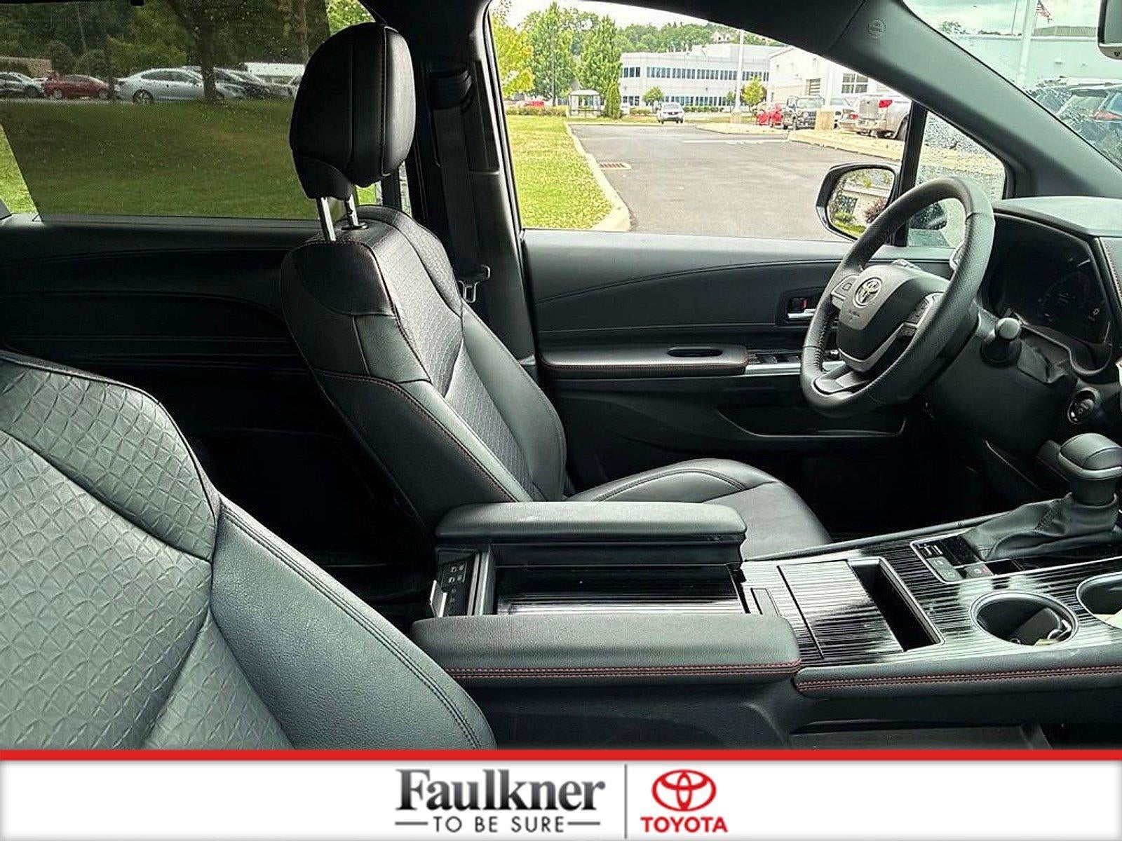 2025 Toyota Sienna XSE AWD 7-Passenger (Natl)