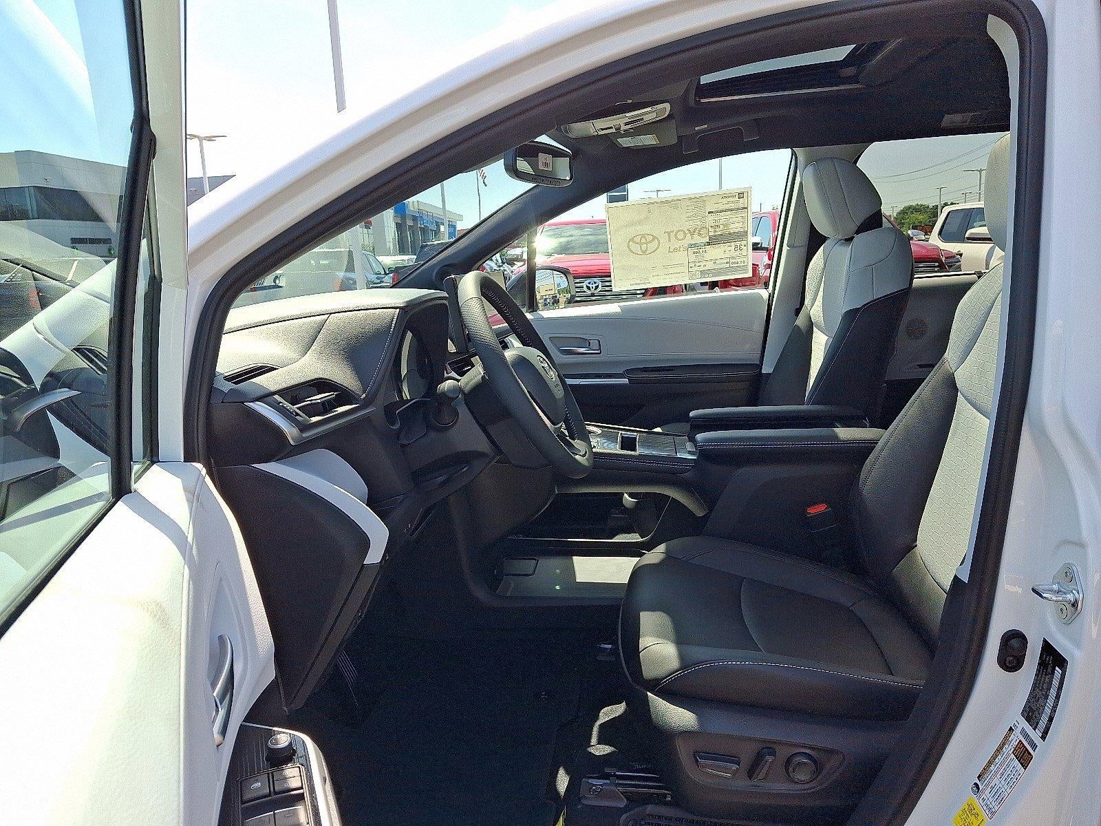 2026 Toyota Sienna XSE AWD 7-Passenger (Natl)