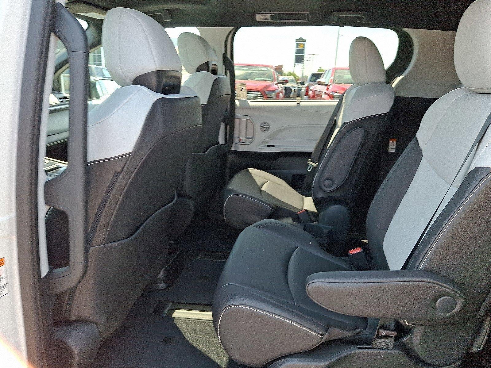 2026 Toyota Sienna XSE AWD 7-Passenger (Natl)