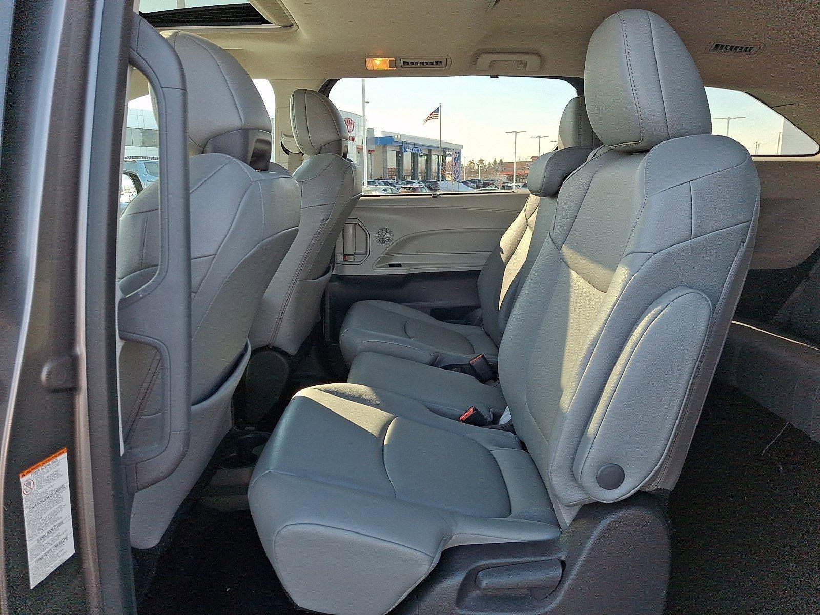 2023 Toyota Sienna XLE FWD 8-Passenger (Natl)