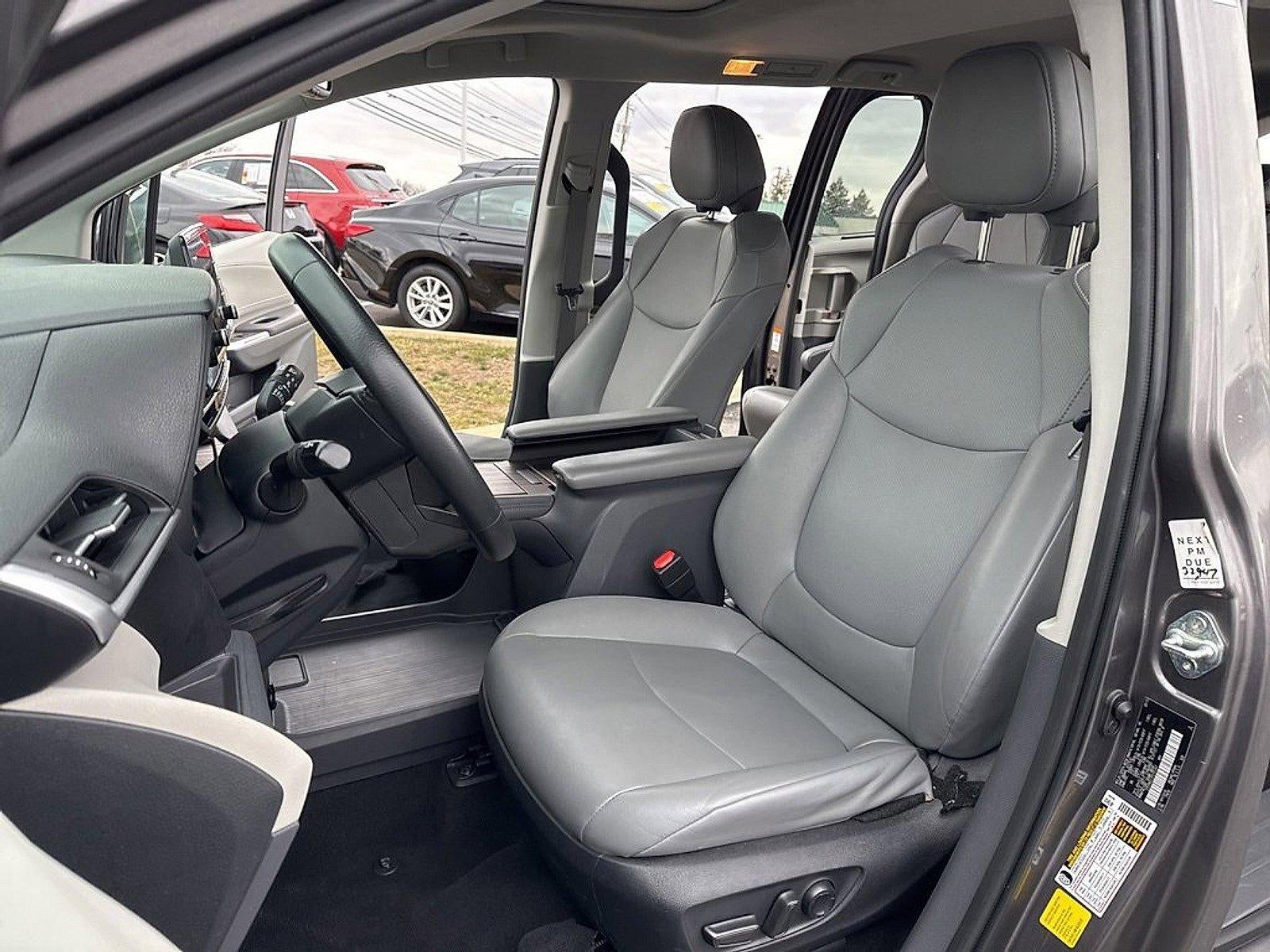 2023 Toyota Sienna XLE FWD 8-Passenger (Natl)