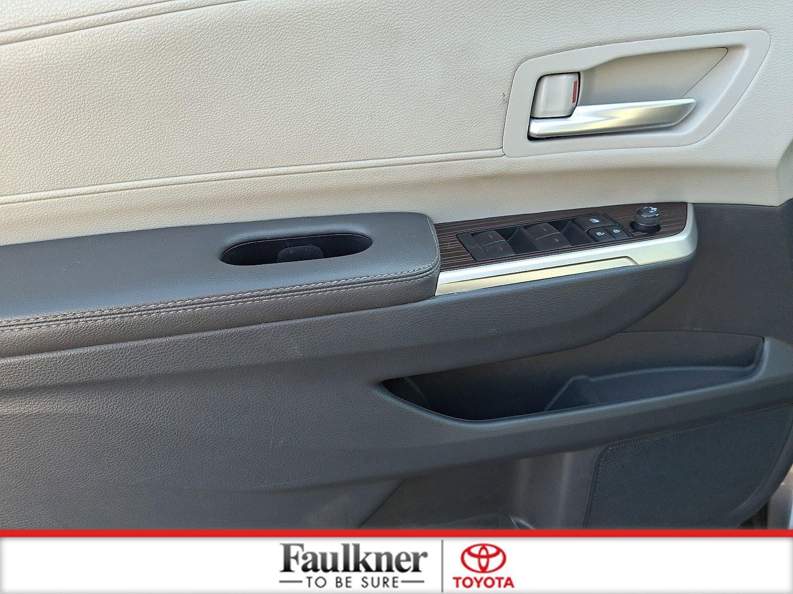 2023 Toyota Sienna XLE FWD 8-Passenger (Natl)