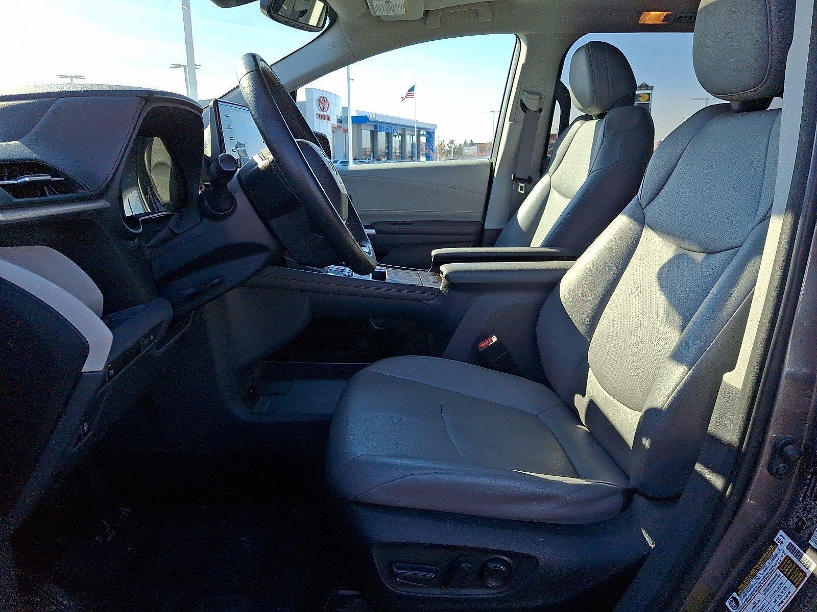 2023 Toyota Sienna XLE FWD 8-Passenger (Natl)