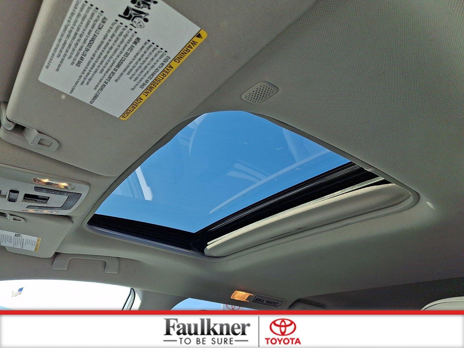 2023 Toyota Sienna XLE FWD 8-Passenger (Natl)