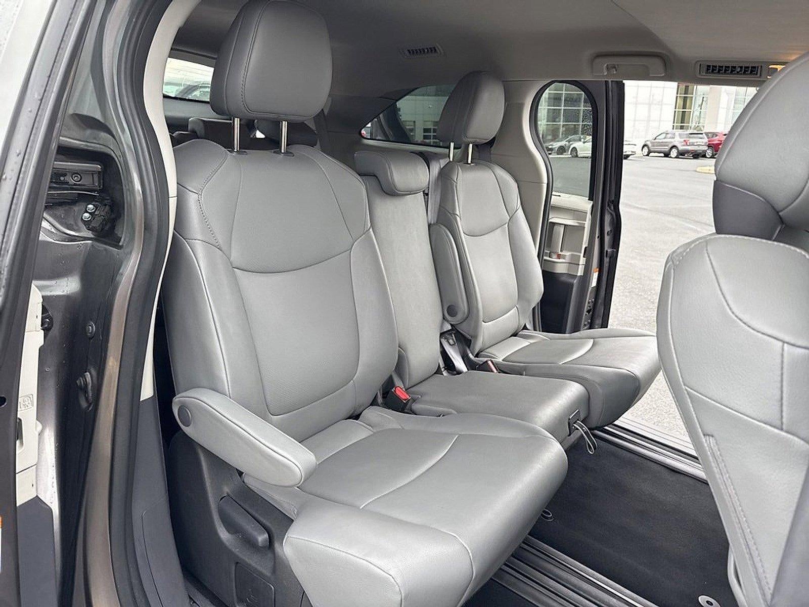 2023 Toyota Sienna XLE FWD 8-Passenger (Natl)