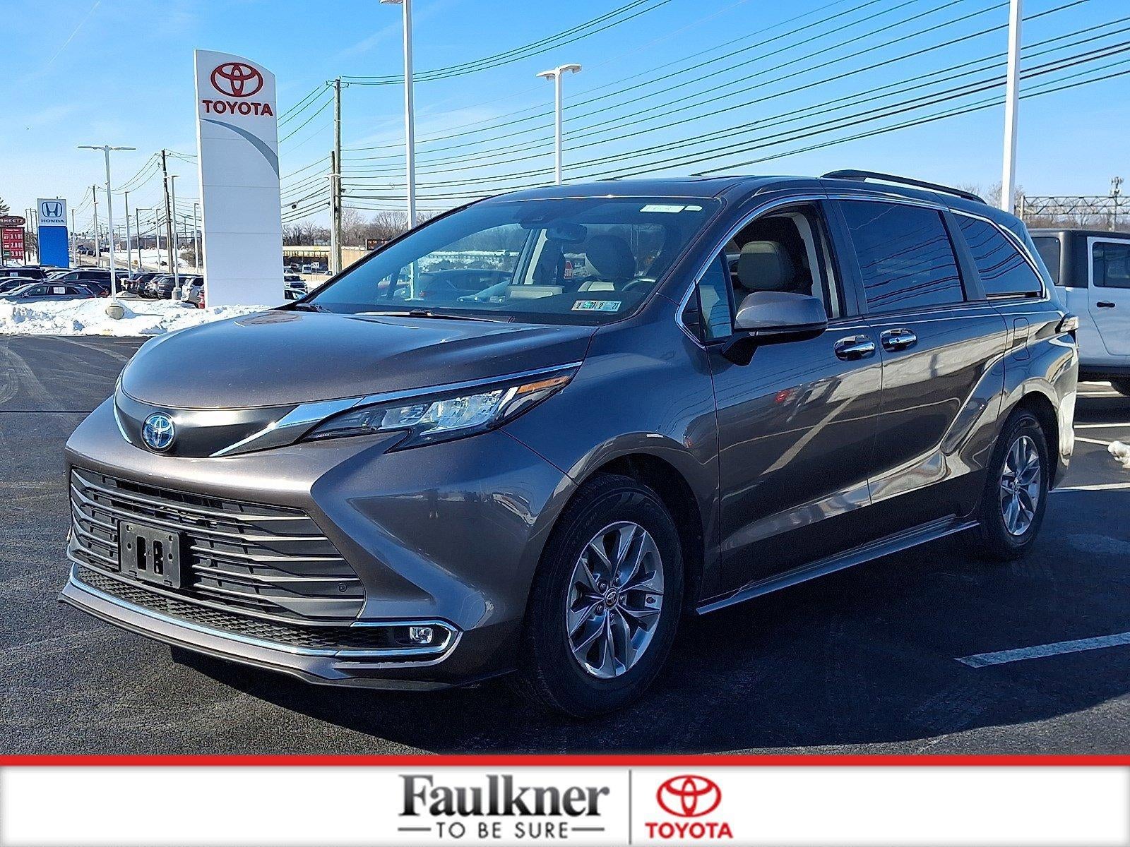 2023 Toyota Sienna XLE FWD 8-Passenger (Natl)