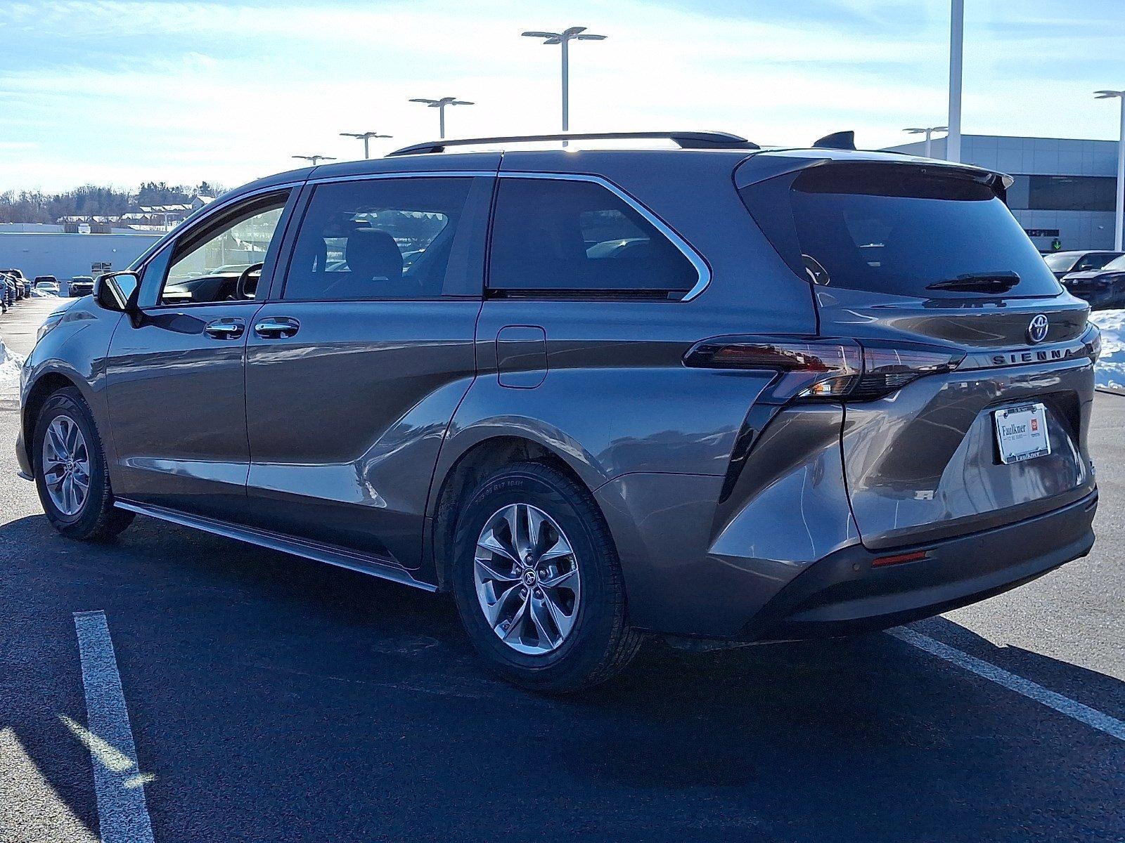 2023 Toyota Sienna XLE FWD 8-Passenger (Natl)