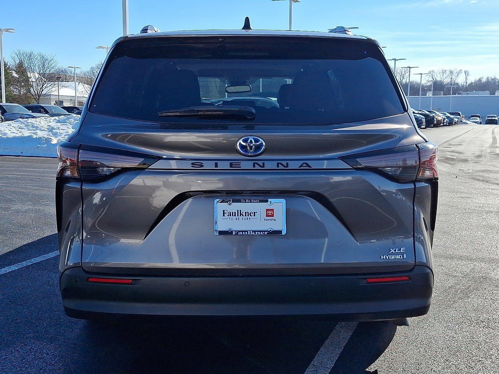 2023 Toyota Sienna XLE FWD 8-Passenger (Natl)