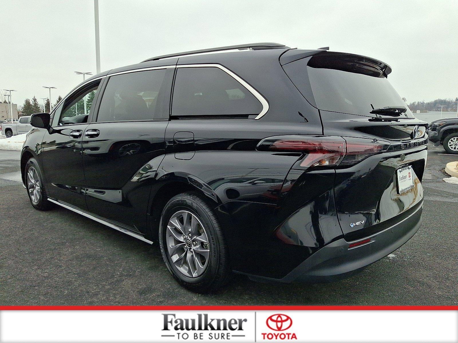 2025 Toyota Sienna XLE FWD 7-Passenger (Natl)