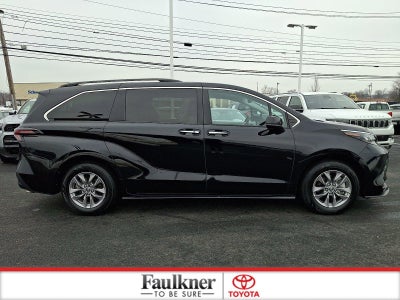 2025 Toyota Sienna XLE FWD 7-Passenger (Natl)