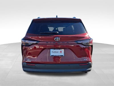 2026 Toyota Sienna XLE 8 Passenger
