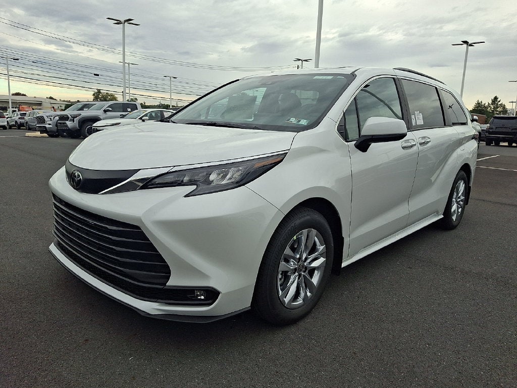 2026 Toyota Sienna XLE 7 Passenger