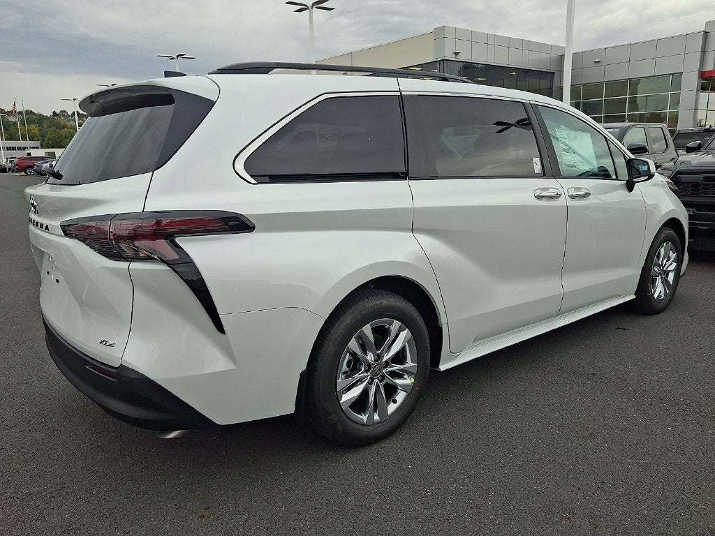 2026 Toyota Sienna XLE 7 Passenger