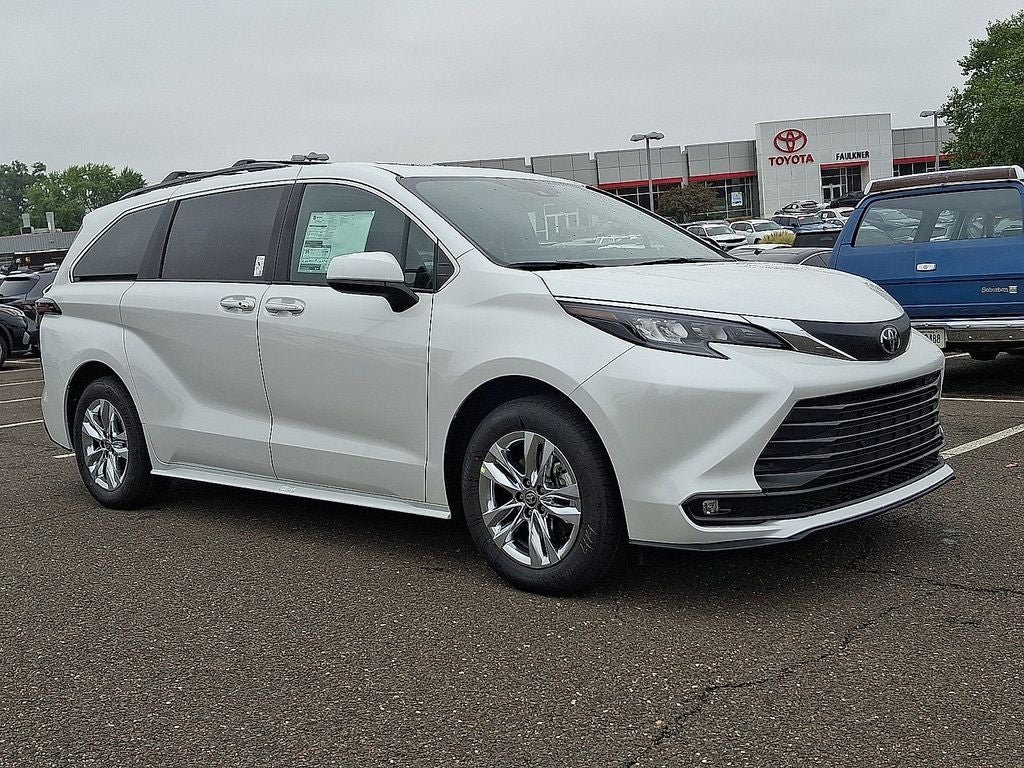2026 Toyota Sienna XLE AWD 7-Passenger (Natl)