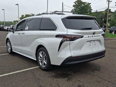 2026 Toyota Sienna XLE AWD 7-Passenger (Natl)