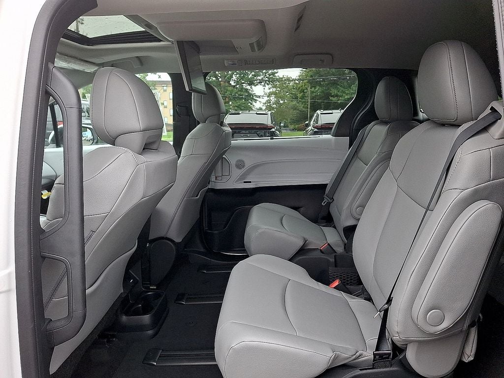 2026 Toyota Sienna XLE AWD 7-Passenger (Natl)
