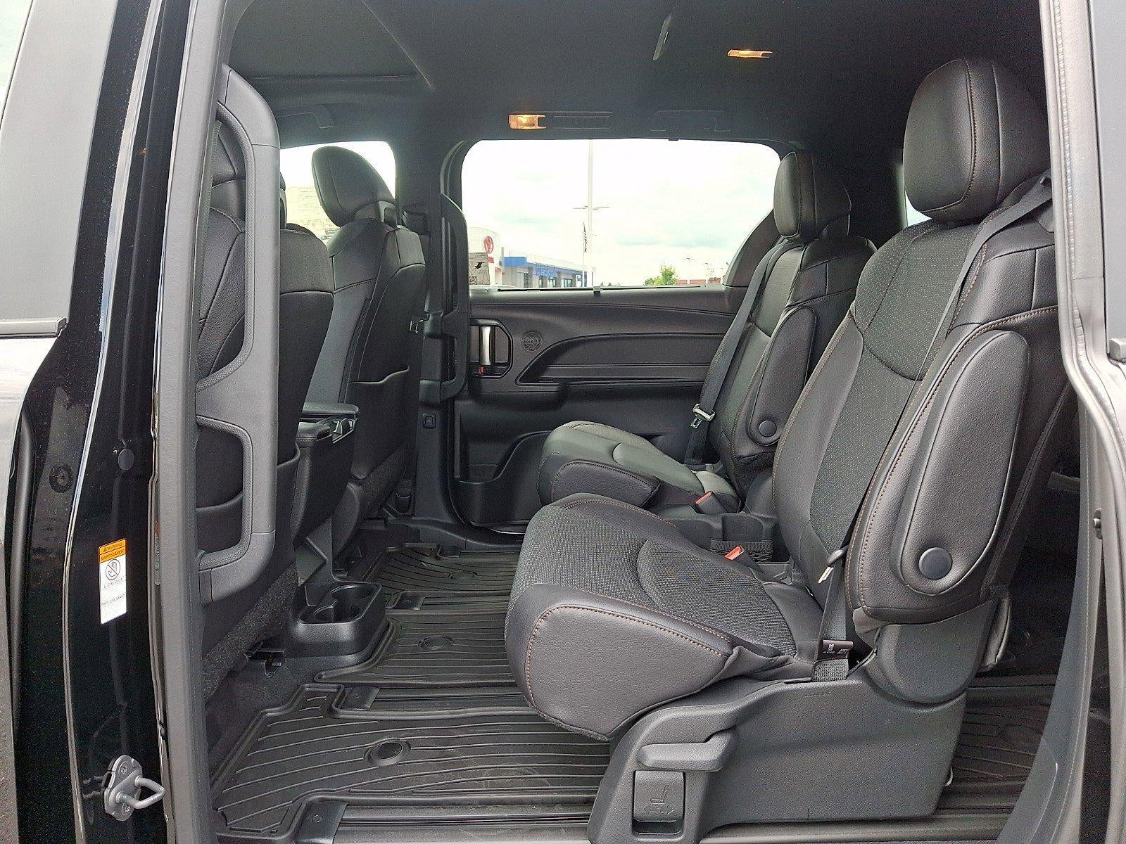 2026 Toyota Sienna Limited AWD 7-Passenger (GS)