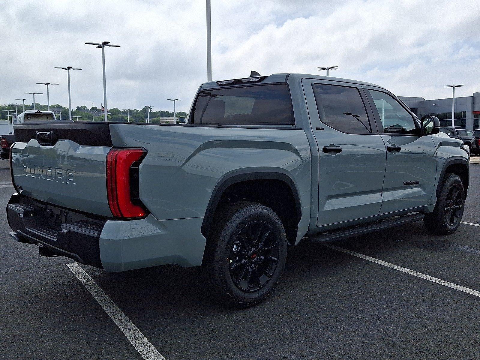 2026 Toyota Tundra 4WD 4WD SR5 CrewMax 5.5' Bed (SE)