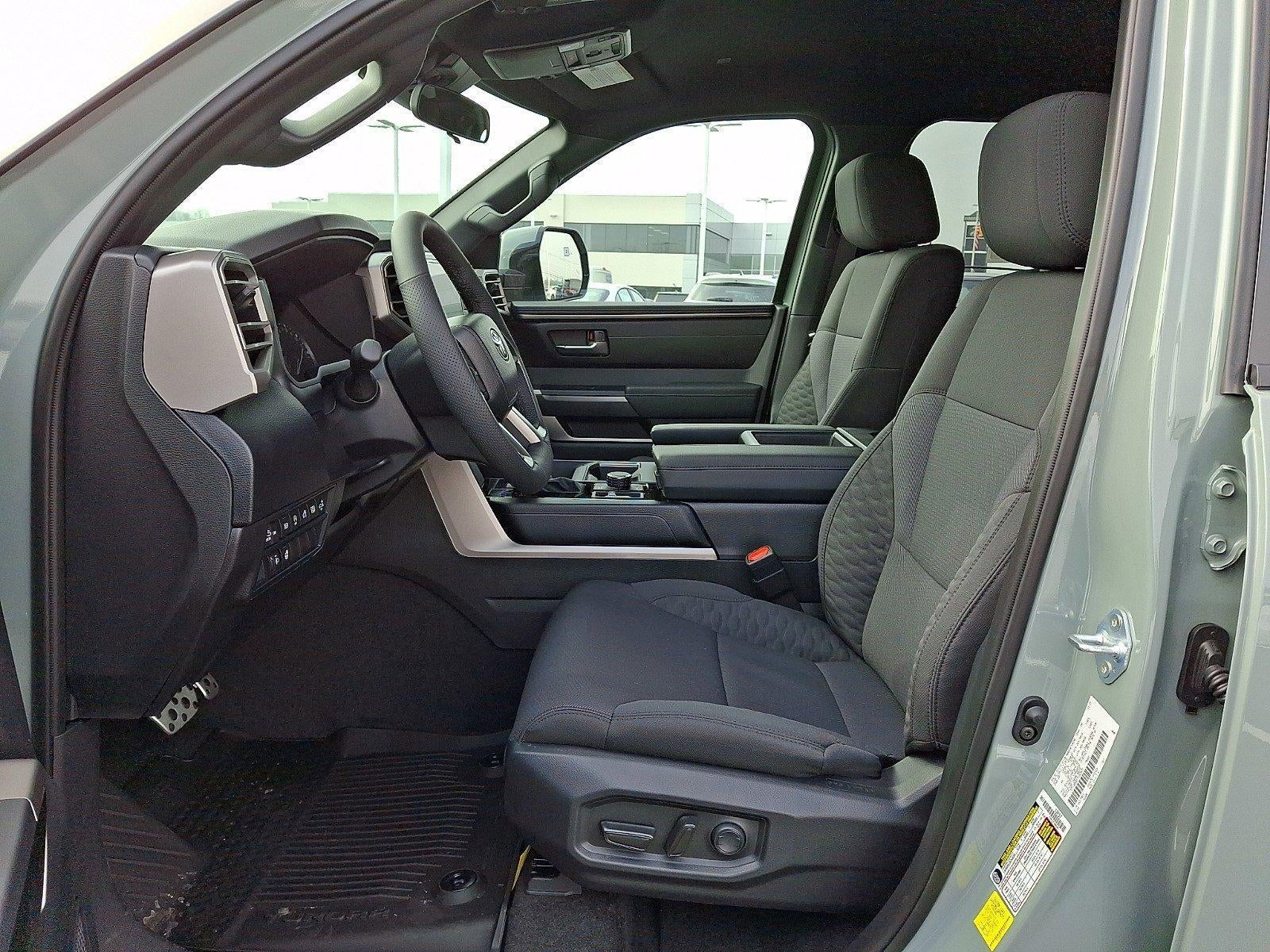 2026 Toyota Tundra 4WD 4WD SR5 CrewMax 5.5' Bed (SE)