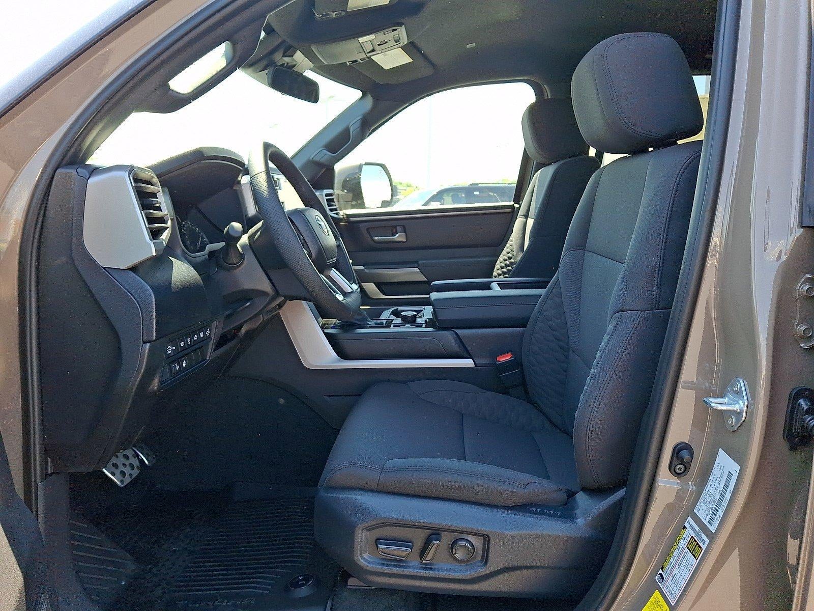 2026 Toyota Tundra 4WD 4WD SR5 CrewMax 5.5' Bed (SE)