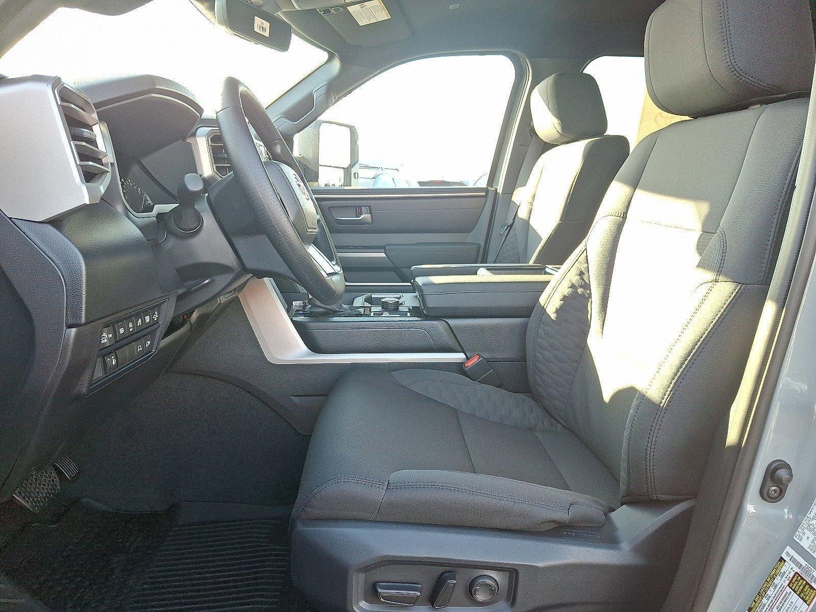 2026 Toyota Tundra 4WD 4WD SR5 CrewMax 5.5' Bed (SE)