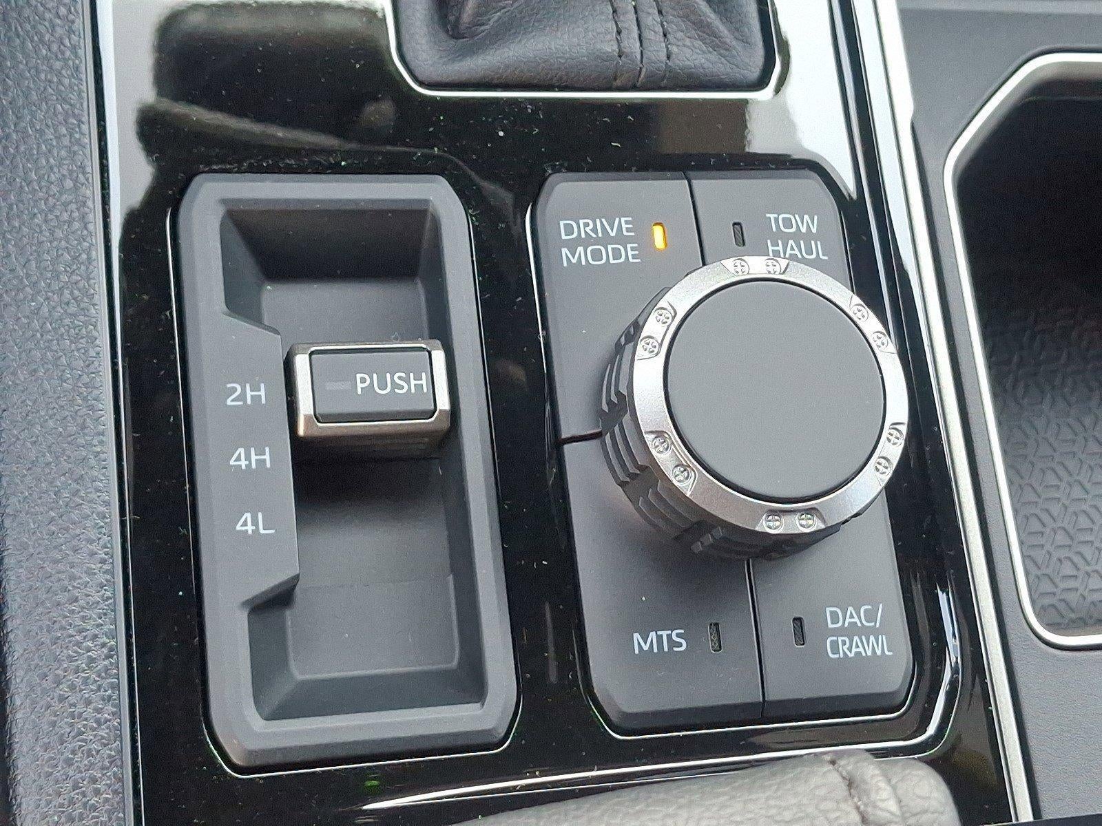 2025 Toyota Tundra 4WD 4WD SR5 CrewMax 5.5' Bed (SE)