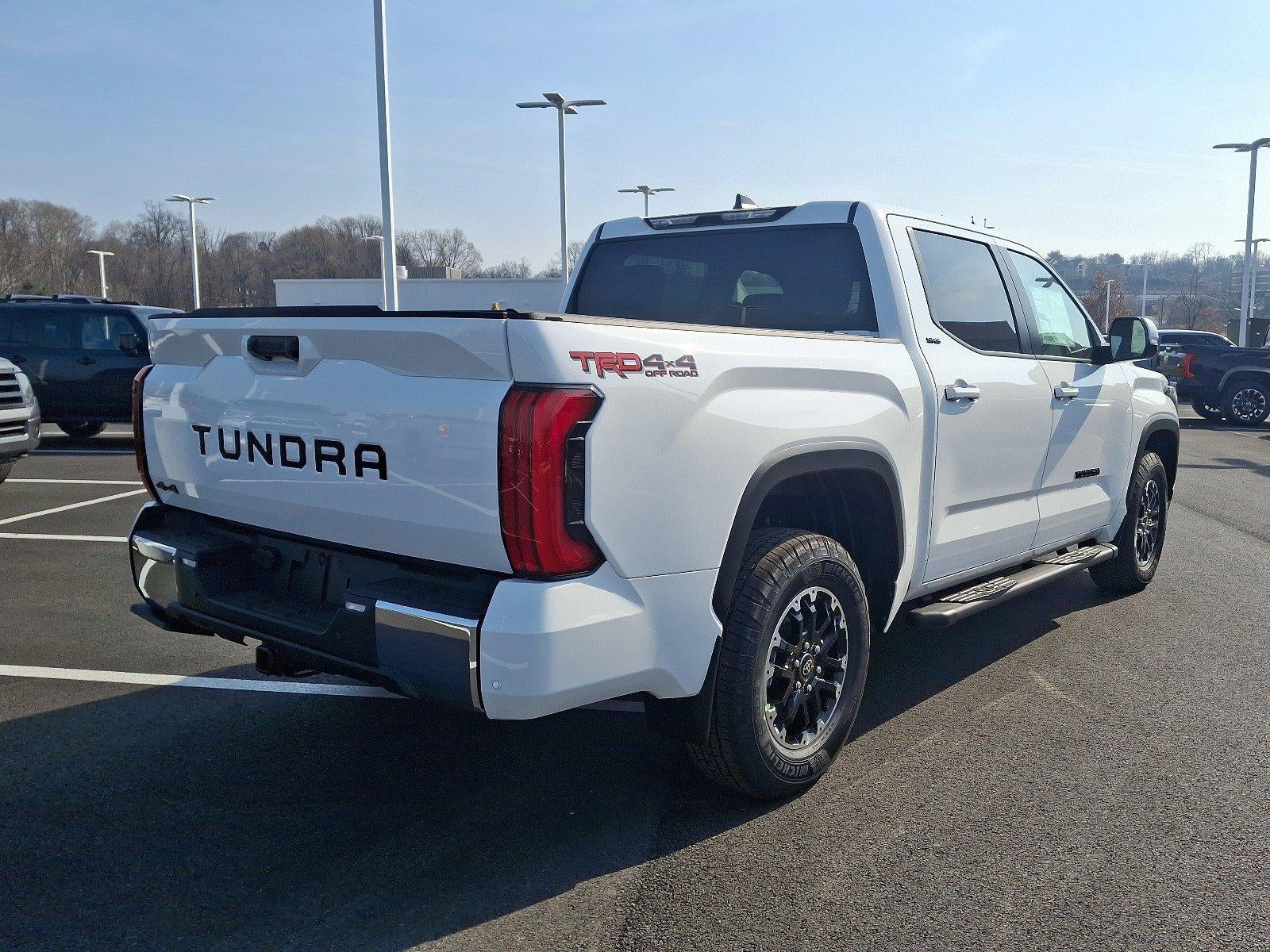 2025 Toyota Tundra 4WD 4WD SR5 CrewMax 5.5' Bed (SE)