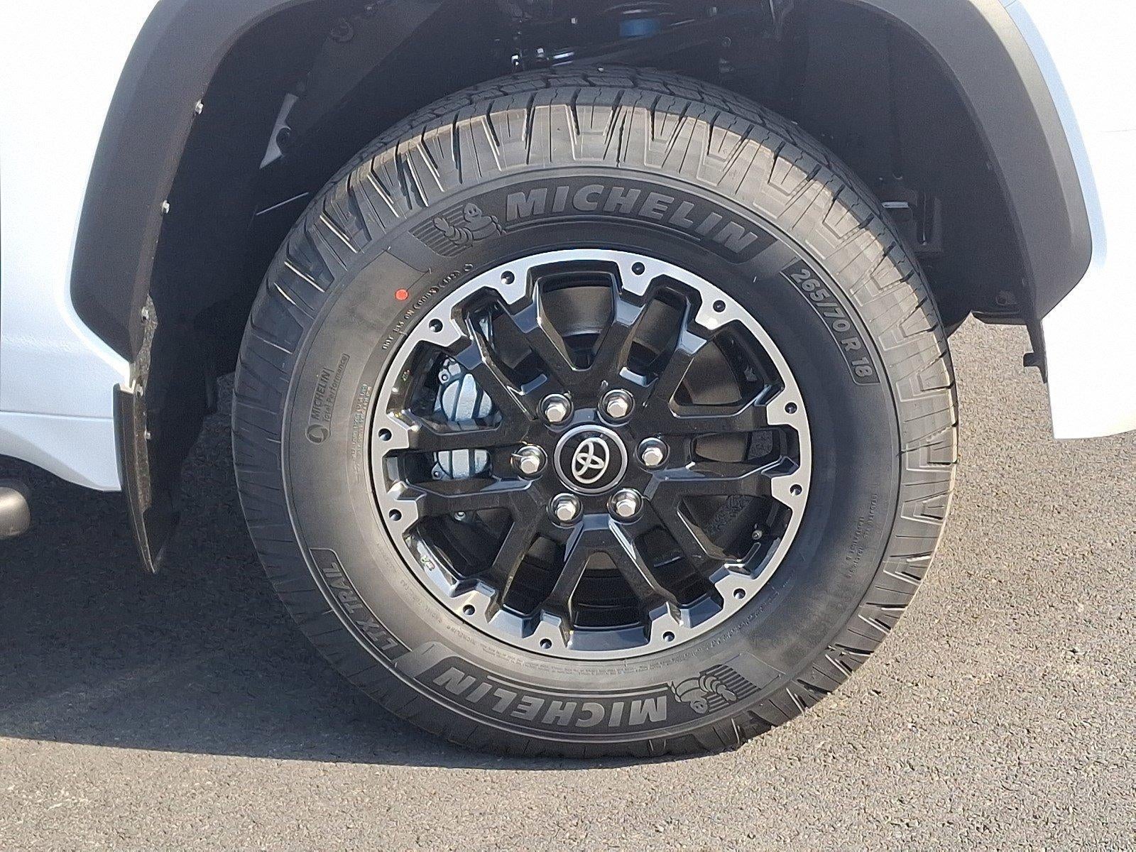 2025 Toyota Tundra 4WD 4WD SR5 CrewMax 5.5' Bed (SE)