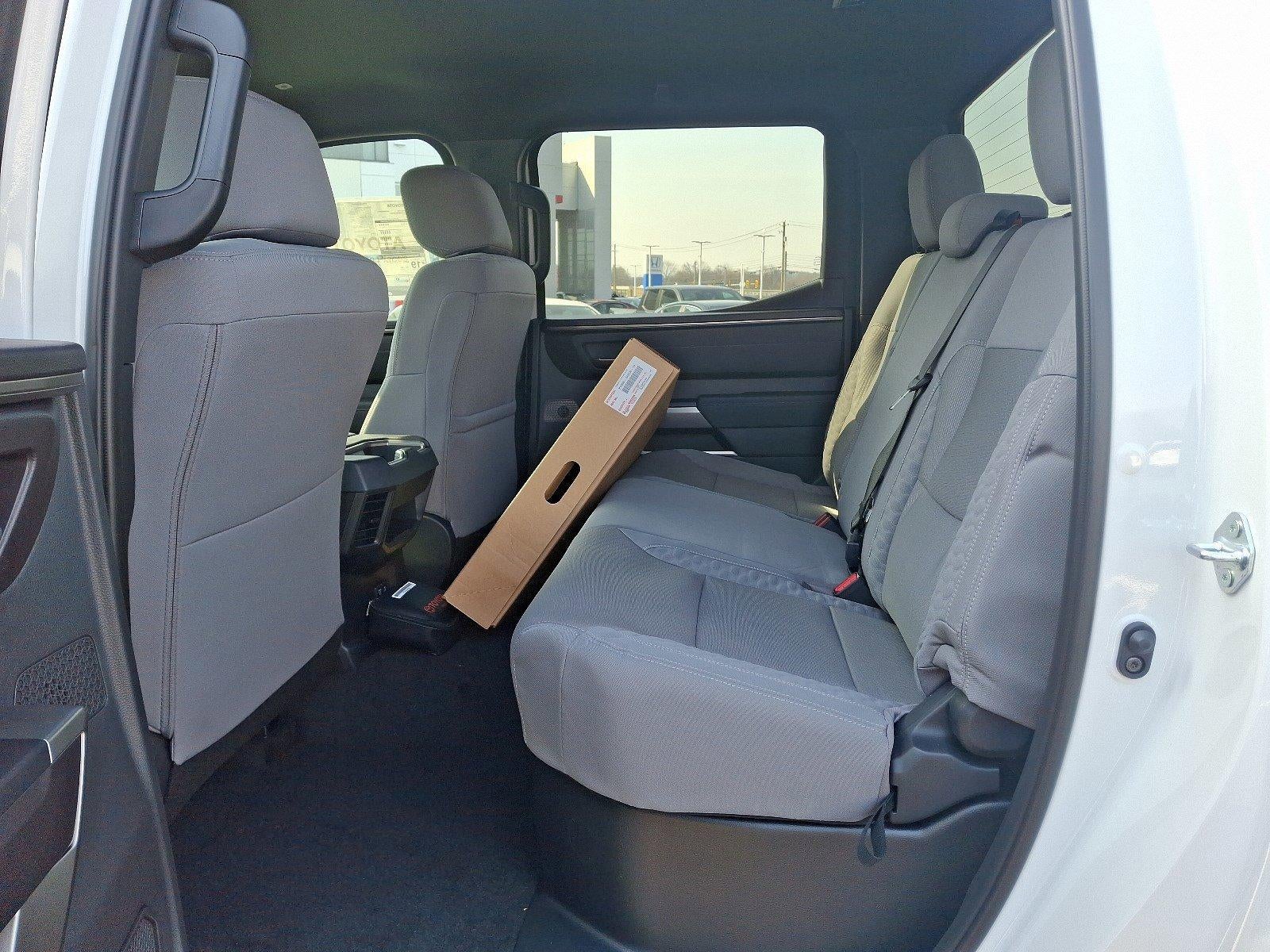 2025 Toyota Tundra 4WD 4WD SR5 CrewMax 5.5' Bed (SE)