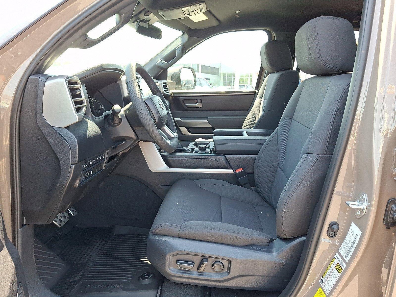 2026 Toyota Tundra 4WD 4WD SR5 CrewMax 5.5' Bed (SE)