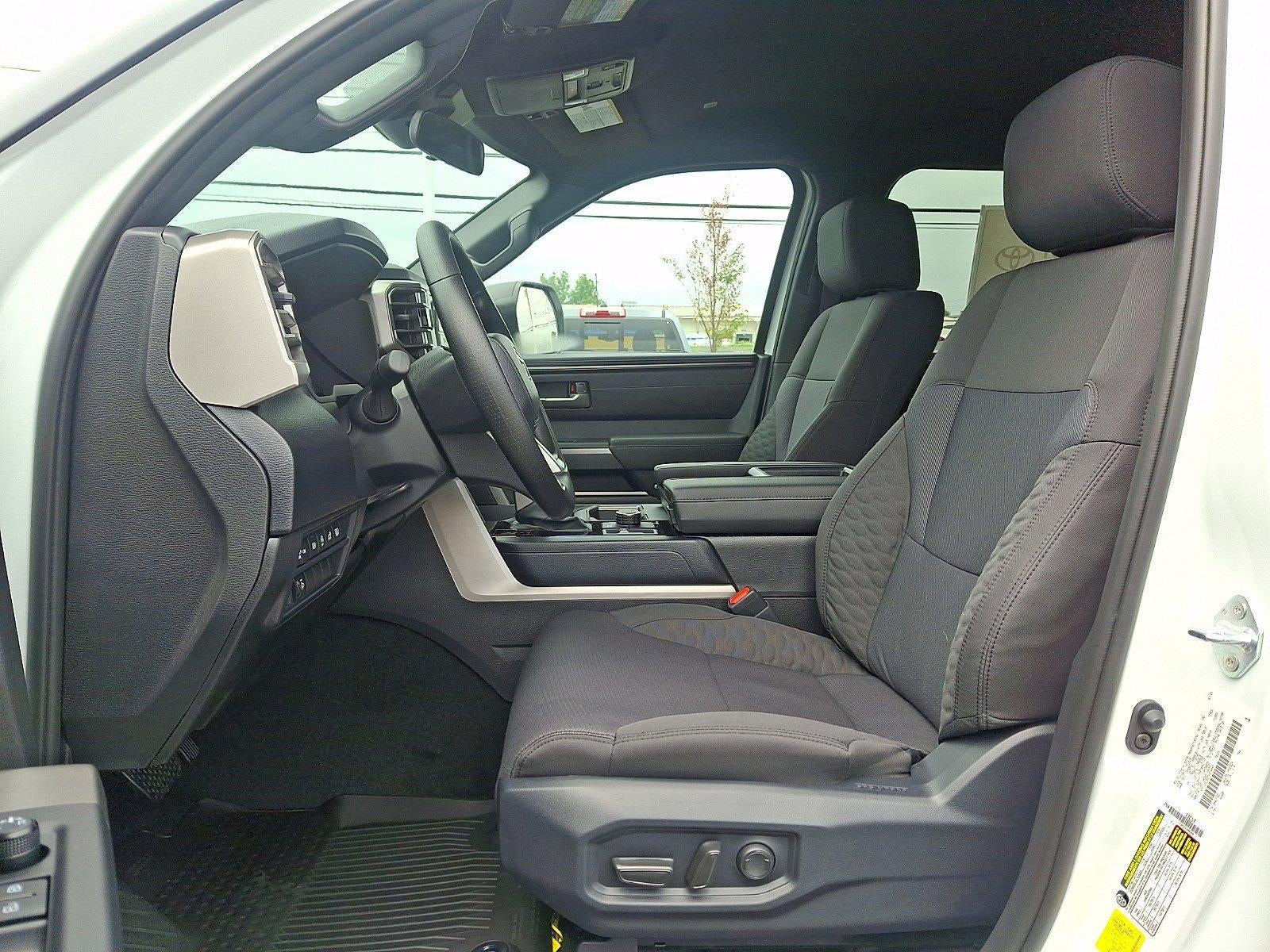 2026 Toyota Tundra 4WD 4WD SR5 CrewMax 5.5' Bed (SE)