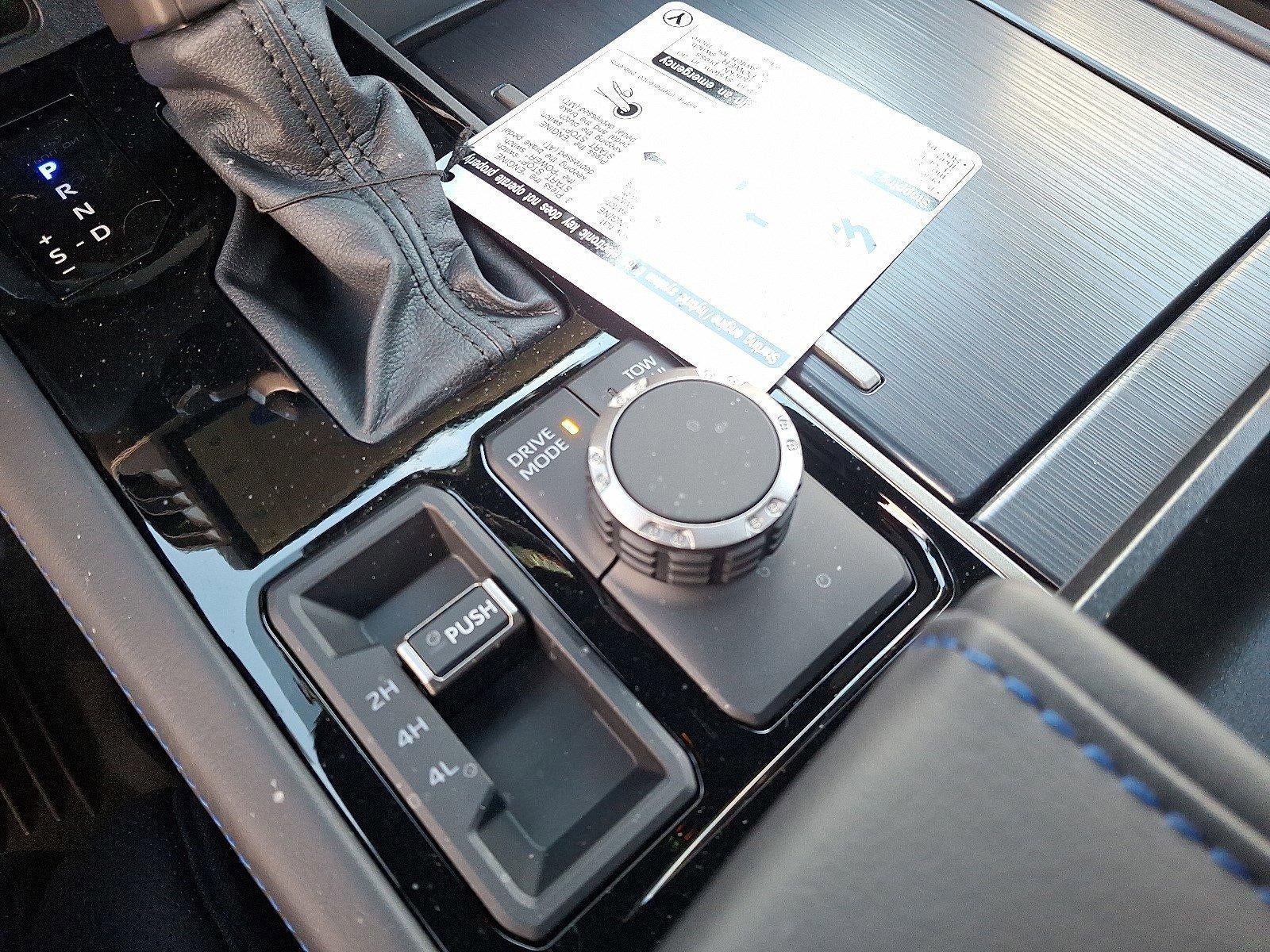 2026 Toyota Tundra 4WD 4WD Platinum Hybrid CrewMax 5.5' Bed (Natl)