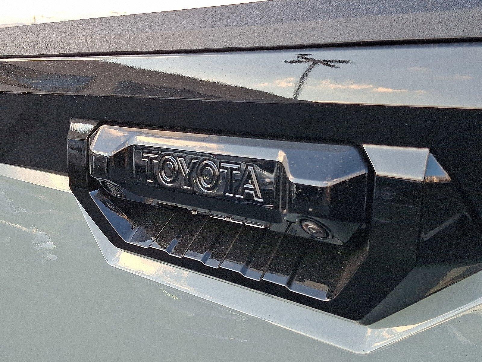 2026 Toyota Tundra 4WD 4WD Platinum Hybrid CrewMax 5.5' Bed (Natl)